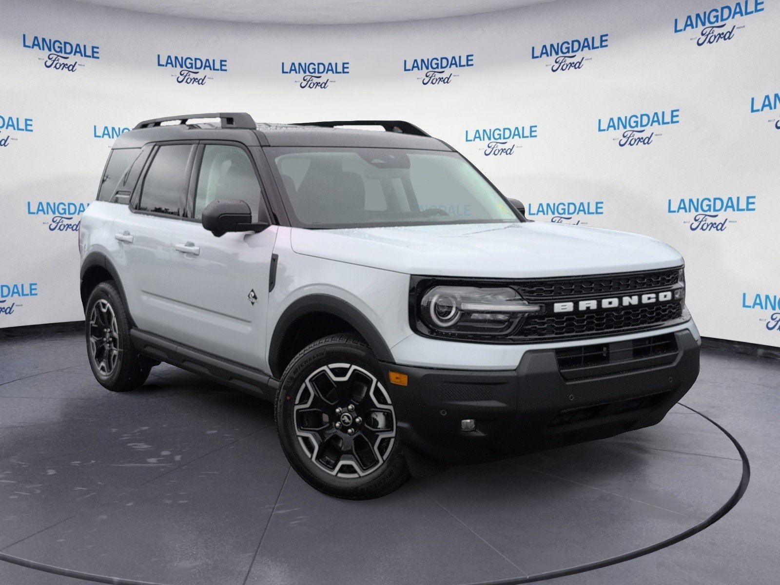 New 2026 Ford Bronco Sport Outer Banks w/ Outer Banks Tech Package+ AWD/4WD image 2