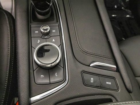 Used 2023 Cadillac XT6 Sport w/ Technology Package image 22