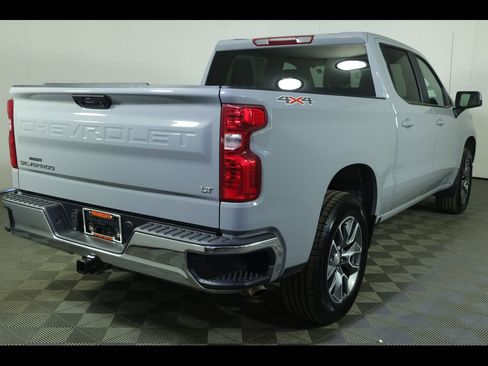 Used 2024 Chevrolet Silverado 1500 LT image 12