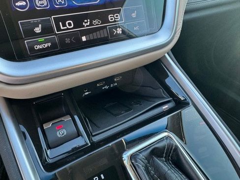 Used 2020 Subaru Outback Limited image 30