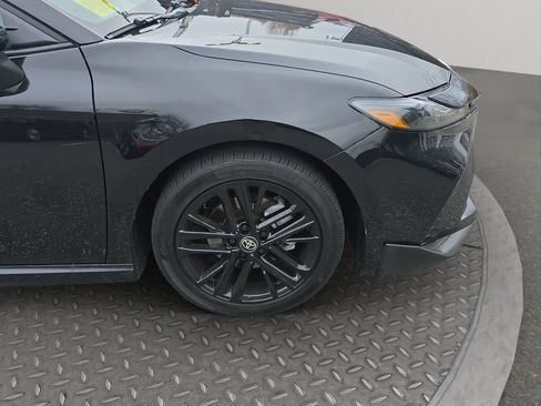 Used 2025 Toyota Camry SE image 21