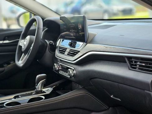 New 2025 Nissan Altima 2.5 SL image 10