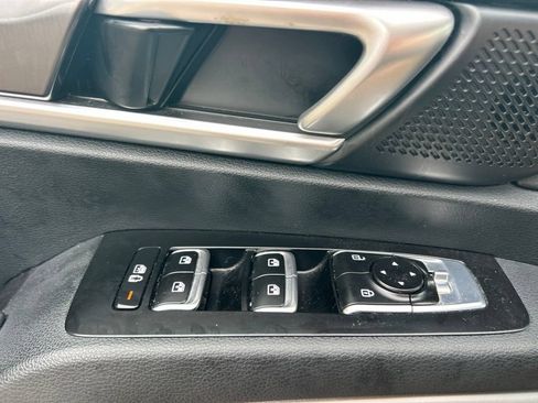 Used 2025 Kia Telluride S AWD/4WD image 16