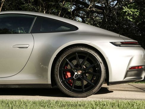 Used 2025 Porsche 911 Carrera S RWD image 5