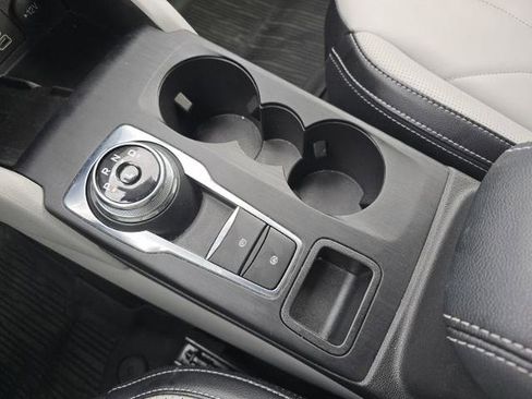 Certified 2025 Ford Escape SE w/ PHEV Premium Package FWD image 27