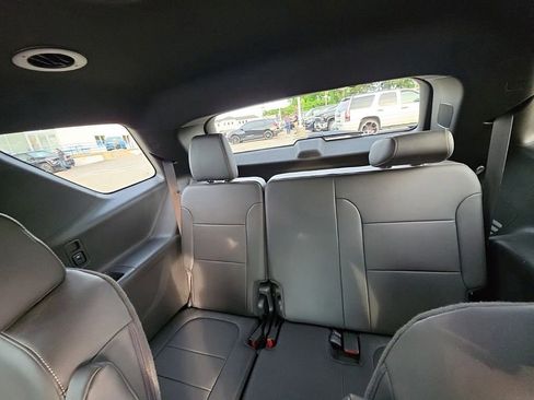 Used 2023 Chevrolet Traverse LT AWD/4WD image 26