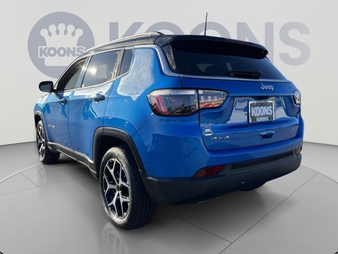 Used 2025 Jeep Compass Limited AWD/4WD image 4
