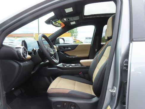 New 2025 Chevrolet Equinox ACTIV w/ Safety and Technology Package image 13