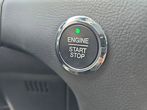 Used 2024 Ford Edge SEL image 28