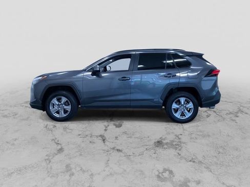 Used 2025 Toyota RAV4 XLE AWD/4WD image 7