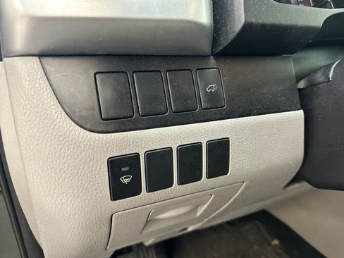 Used 2016 Toyota Highlander XLE AWD/4WD image 19