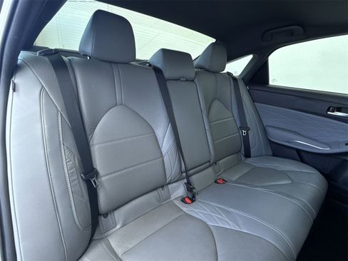 Used 2020 Toyota Avalon Limited image 38
