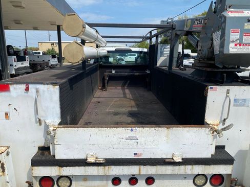 Used 2017 Ford F550 2WD Regular Cab Super Duty image 21