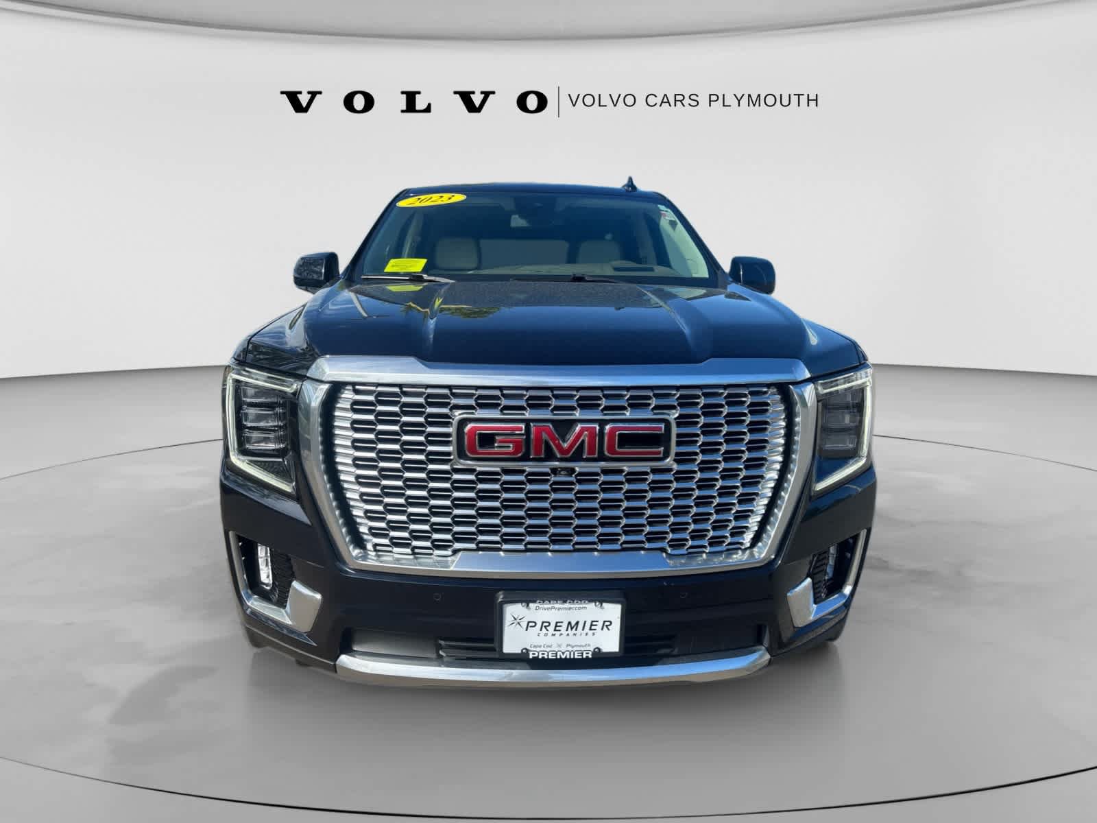 Used 2023 GMC Yukon Denali AWD/4WD image 3