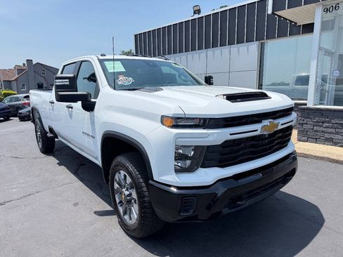Used 2026 Chevrolet Silverado 2500 Custom w/ Custom Convenience Package AWD/4WD image 11