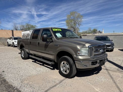Used 2005 Ford F250 Lariat image 2