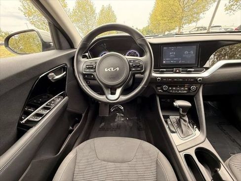 Used 2022 Kia Niro LXS FWD image 20