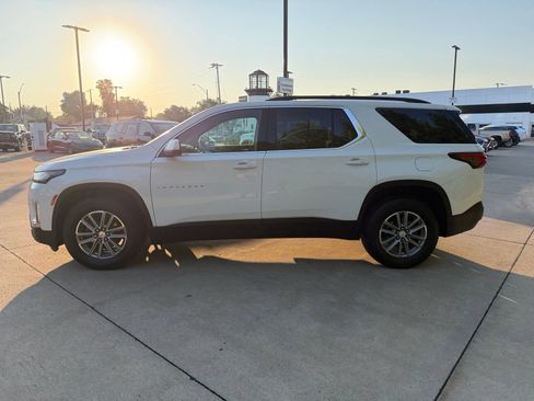 Used 2023 Chevrolet Traverse LT FWD image 8