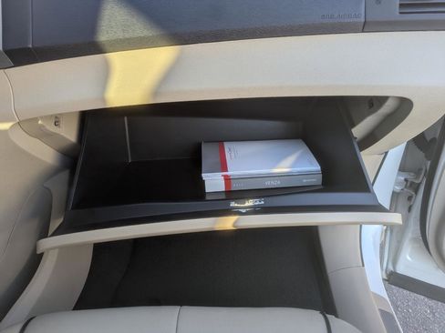 Used 2012 Toyota Venza XLE image 35