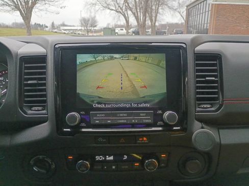 Used 2024 Nissan Frontier PRO-4X w/ Off-Road Protection Package image 31