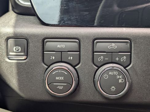 Used 2026 Chevrolet Silverado 1500 LT AWD/4WD image 8