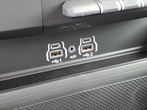 New 2026 RAM 1500 Express AWD/4WD image 8