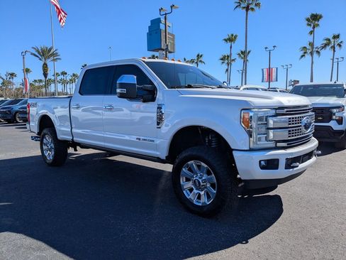 Used 2017 Ford F250 Platinum w/ Platinum Ultimate Package image 2