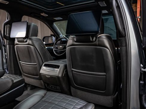 Used 2025 Cadillac Escalade Sport Platinum w/ LPO, ONYX Package AWD/4WD image 29