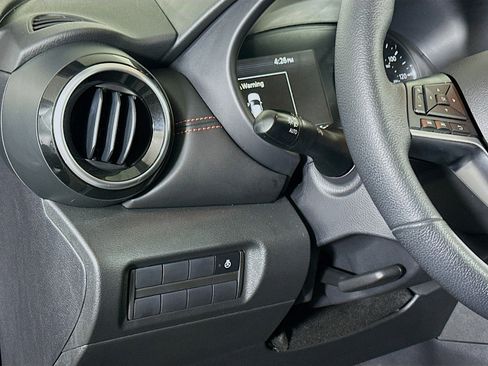 Used 2024 Nissan Kicks SR w/ SR Premium Package image 17