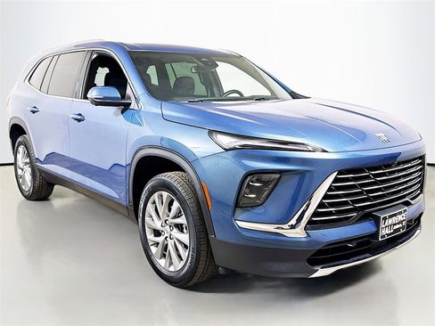 Used 2025 Buick Enclave Preferred image 3