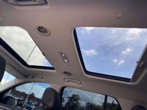 Used 2020 Chevrolet Traverse Premier w/ Redline Edition FWD image 15