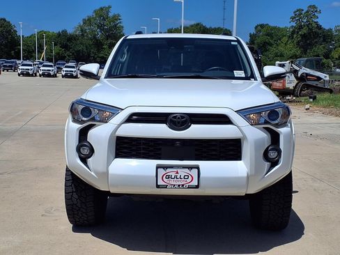 Certified 2023 Toyota 4Runner SR5 Premium w/ Moonroof Package AWD/4WD image 4
