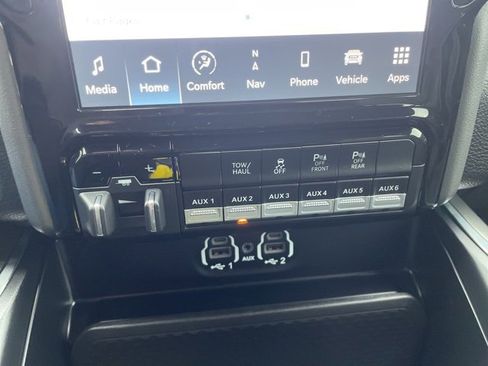 Used 2024 RAM 2500 Laramie w/ Sport Appearance Package image 29