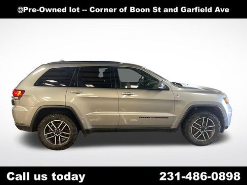 Used 2020 Jeep Grand Cherokee Trailhawk AWD/4WD image 6