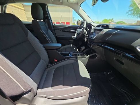Used 2023 Chevrolet TrailBlazer LS FWD image 24