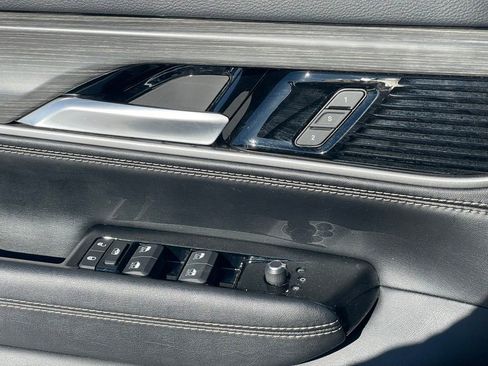 Used 2024 Jeep Wagoneer Series II image 13