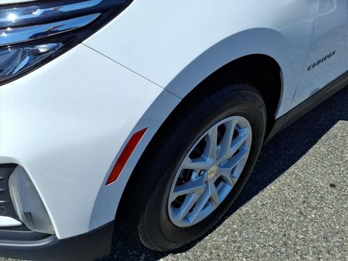 Used 2023 Chevrolet Equinox LT w/ Driver Convenience Package image 9