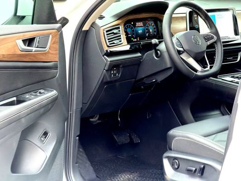 New 2026 Volkswagen Atlas SE FWD image 10