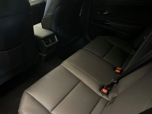 Certified 2023 Lexus ES 300h w/ Premium Package image 12