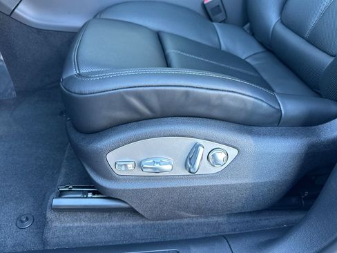 New 2026 Porsche Macan image 14