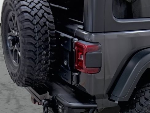 Used 2024 Jeep Wrangler Willys image 13