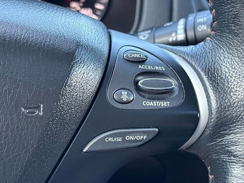 Used 2019 Nissan Pathfinder SL image 22