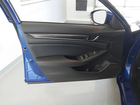 Used 2019 Honda Accord Sport image 25