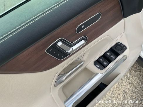 Used 2023 Mercedes-Benz GLB 250 w/ Premium Package image 21