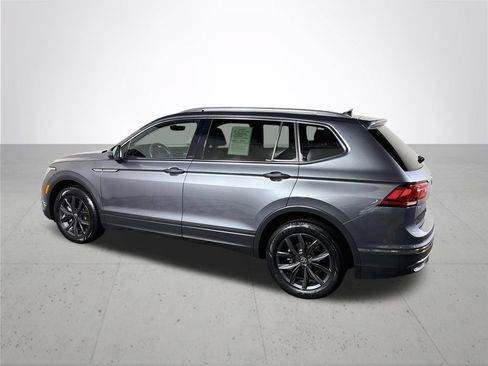 Used 2023 Volkswagen Tiguan SE FWD image 9