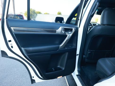 Used 2020 Lexus GX 460 Premium AWD/4WD image 40