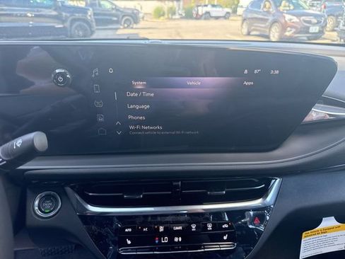 New 2025 Buick Envista Avenir image 18