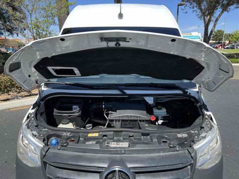 Used 2019 Mercedes-Benz Sprinter 2500 w/ Driver Convenience Package image 41