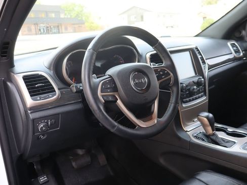 Used 2016 Jeep Grand Cherokee Overland AWD/4WD image 14