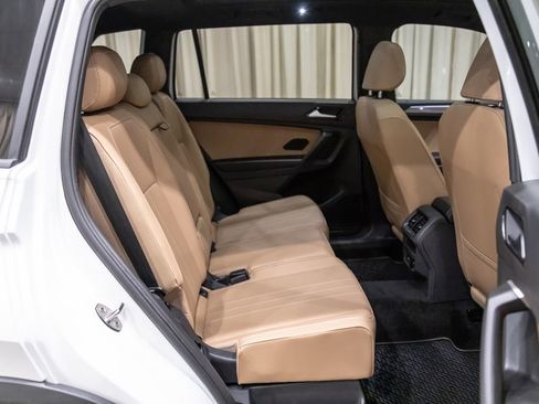 Used 2023 Volkswagen Tiguan SE R-Line image 12